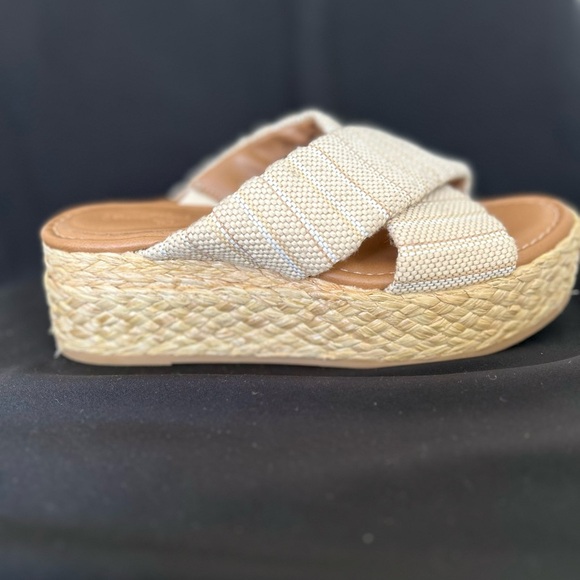 Women's Desi Wedge Sandals - Universal Thread Light Beige 7 - Picture 6 of 8